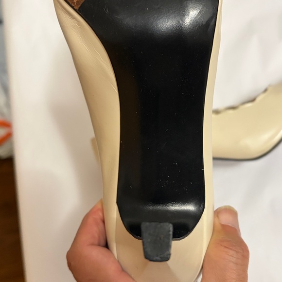 Stuart Weitzman Leather Cream Heels Size 10 Made in Spain - Picture 11 of 15